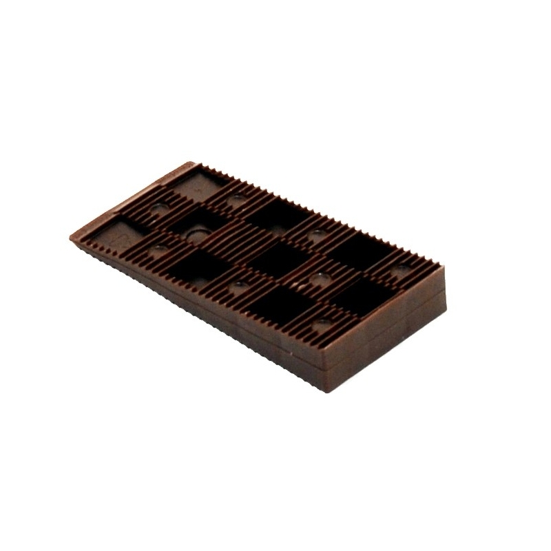 BOX OF 100 BROWN WEDGES - 39/16" x 13/4" x 9/16" (90 x 45 x 15 mm)  